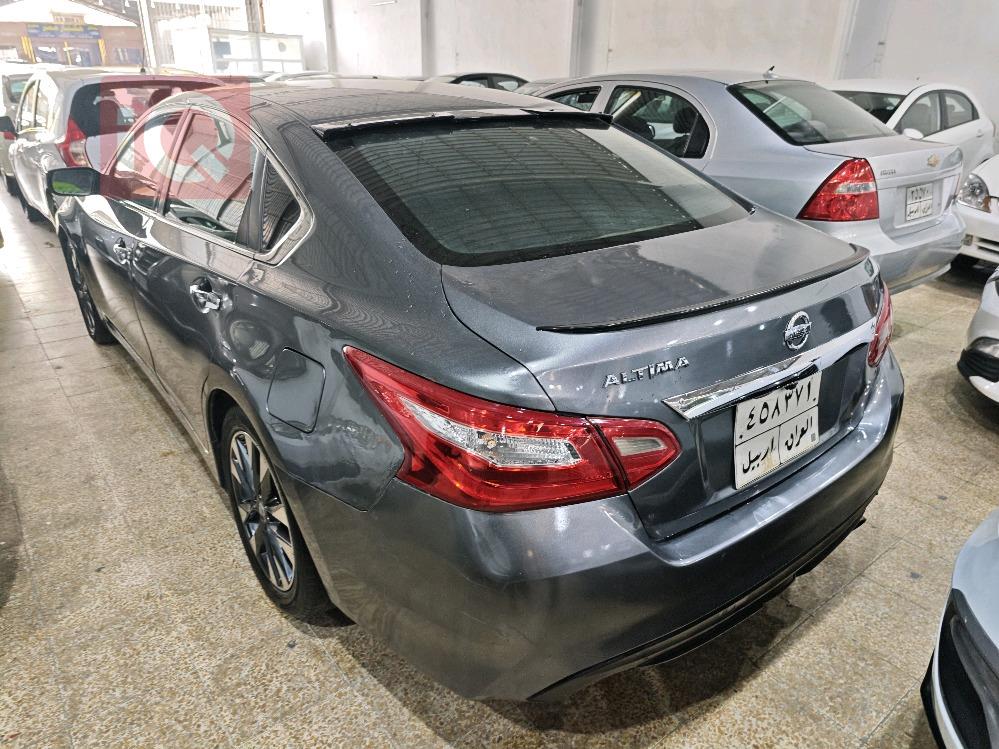 نيسان ألتيما